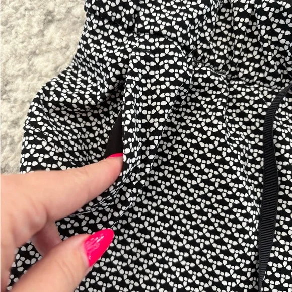 Lululemon on the fly short—2.5 inch - Picture 4 of 7